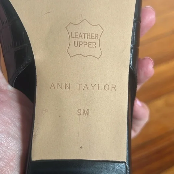 Ann Taylor Elegant Black Croc Embossed Leather Pointy Toe Slingback Heels - 9 - Picture 9 of 10